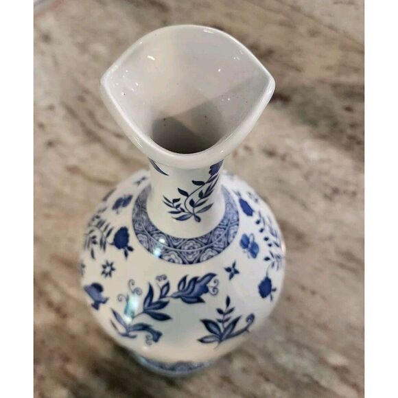 Coalport England One of A Limited Edition Vintage Blue White Decanter Vase - Picture 10 of 11